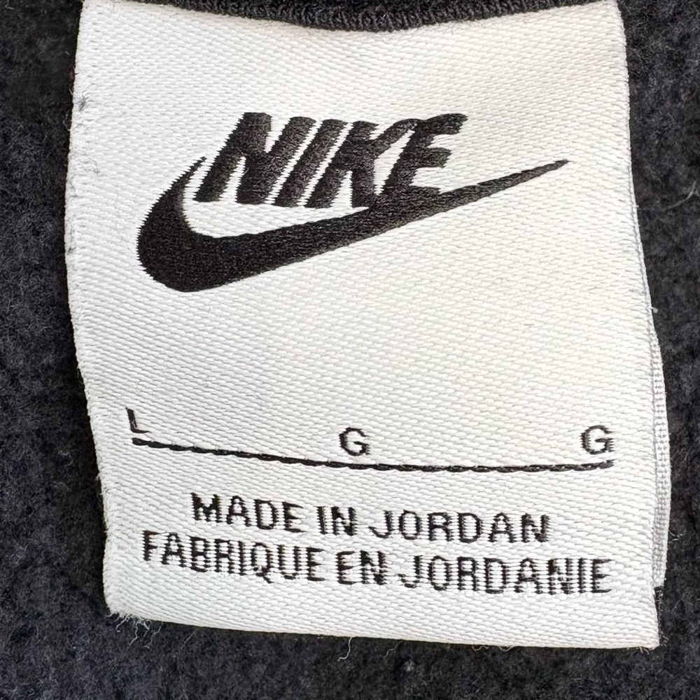 5/20$ NIKE Black Hoodie Long Sleeve Kangaroo Pocket Embroidered Youth Large - Picture 3 of 6